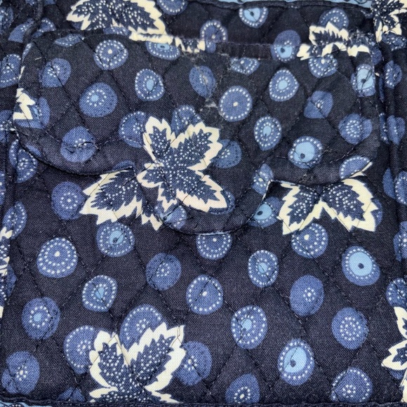 Vera Bradley Blue Quilted Bag 12" W x 12" H x 3.5" D Zipper Top Excellent Cond - Picture 5 of 8